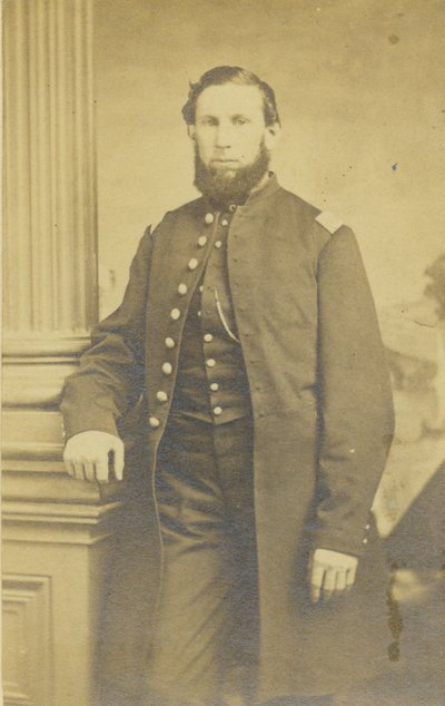 Halbporträt eines Mannes in Uniform von Unknown